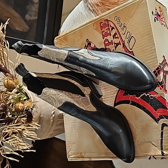 Sending out best offer I can 😍Gorgeous Old Gringo Boots - Picture 1 of 8